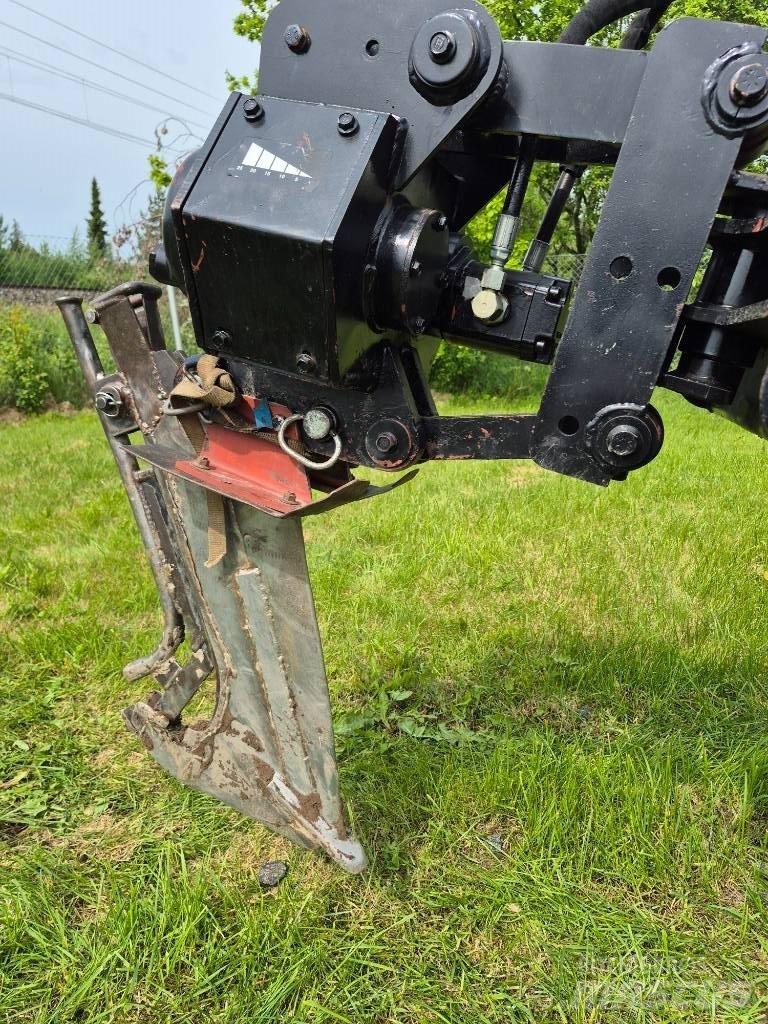 Ditch Witch R300 掘溝機