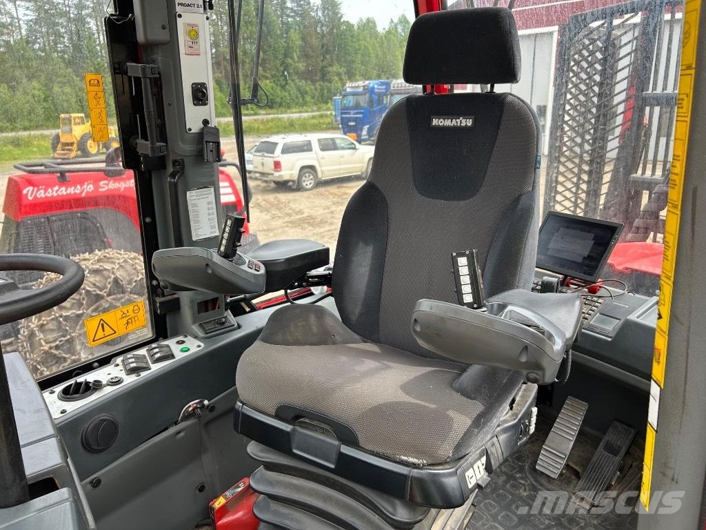 Komatsu 895 集運機