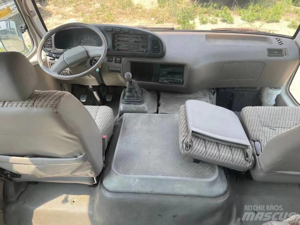 Toyota Coaster Bus 迷你巴士