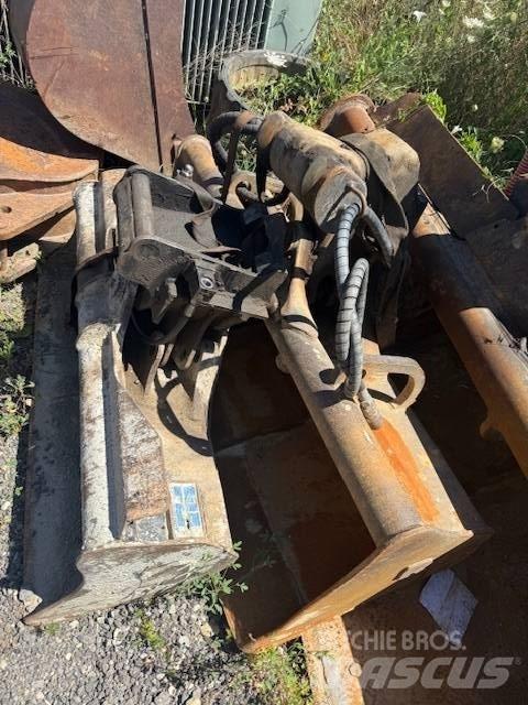 JCB 8085 中型挖土機/掘鑿機/挖掘機 7t-12t