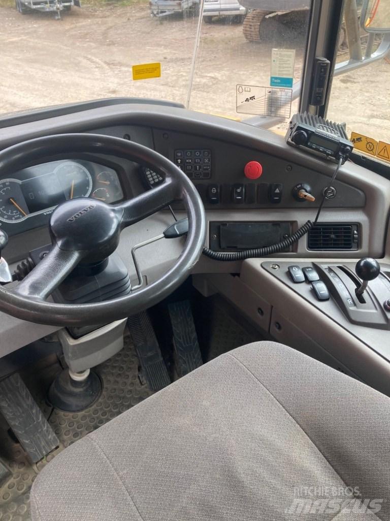 Volvo A25G 鉸接式起吊車