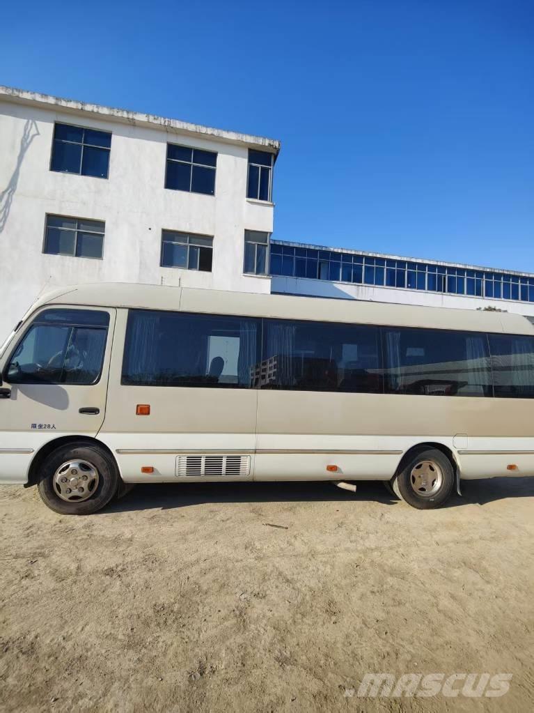 Toyota Coaster 公路客運汽車