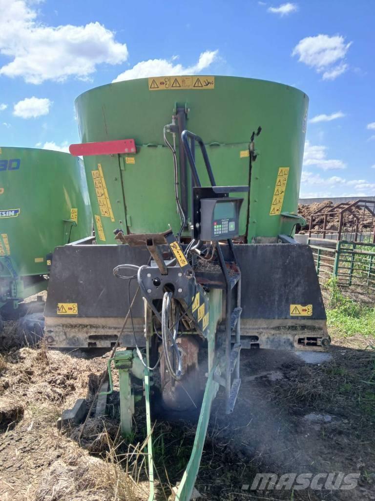 Faresin Magnum 1100 動物進料機