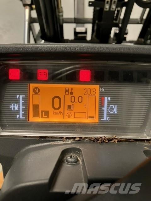 Mitsubishi FD25N3 柴油卡車