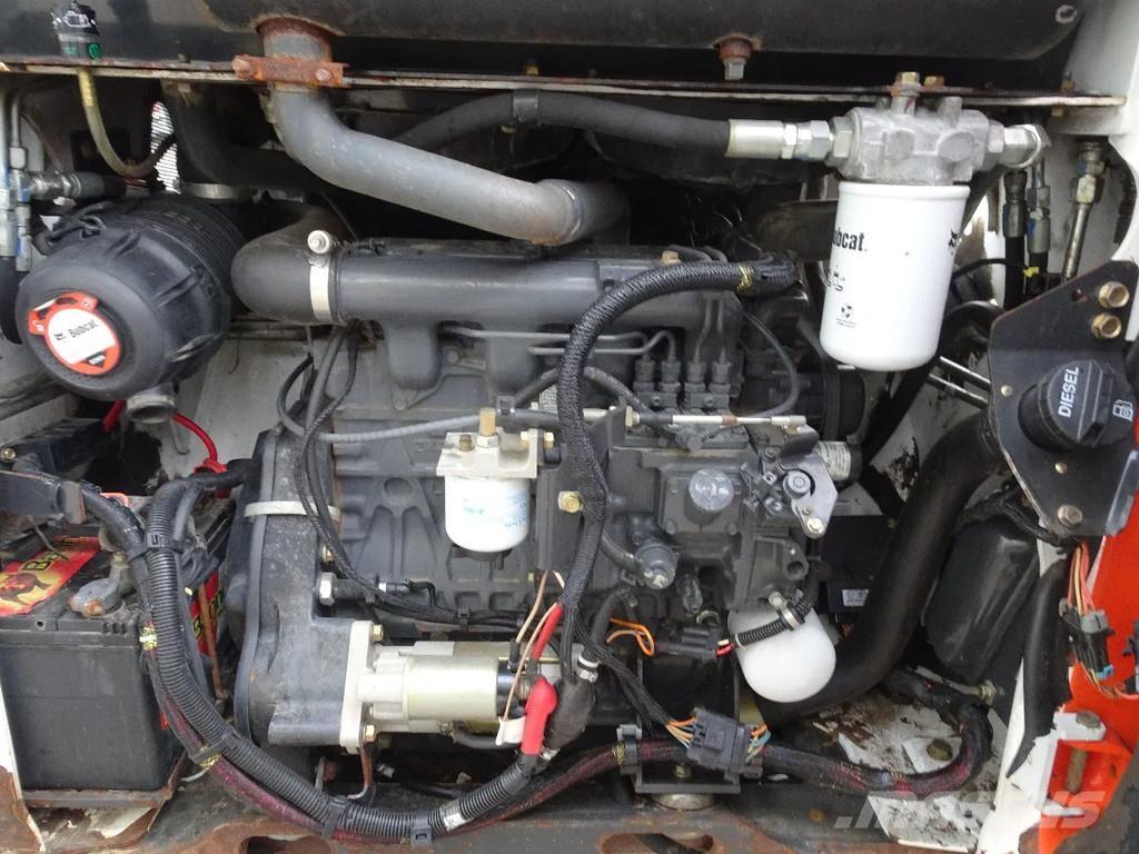 Bobcat T110 滑移轉向裝載機