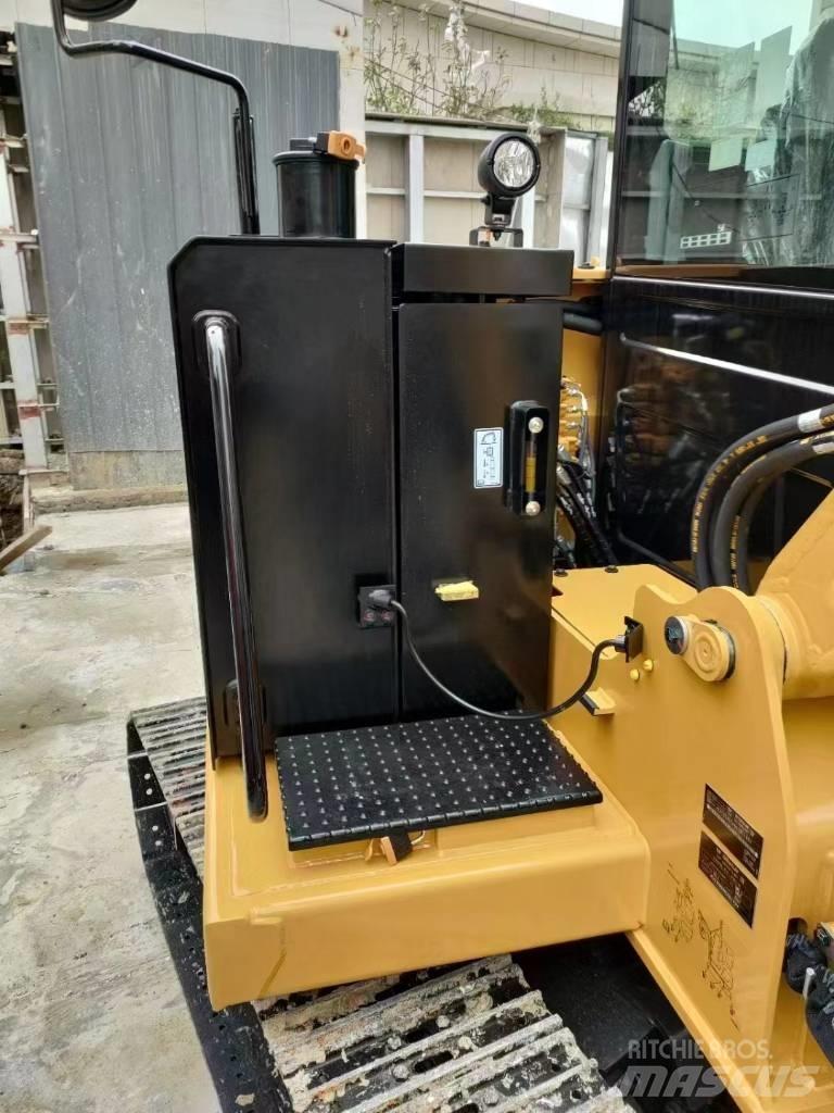 CAT 305.5 小型挖土機/掘鑿機<7t(小型挖掘機)