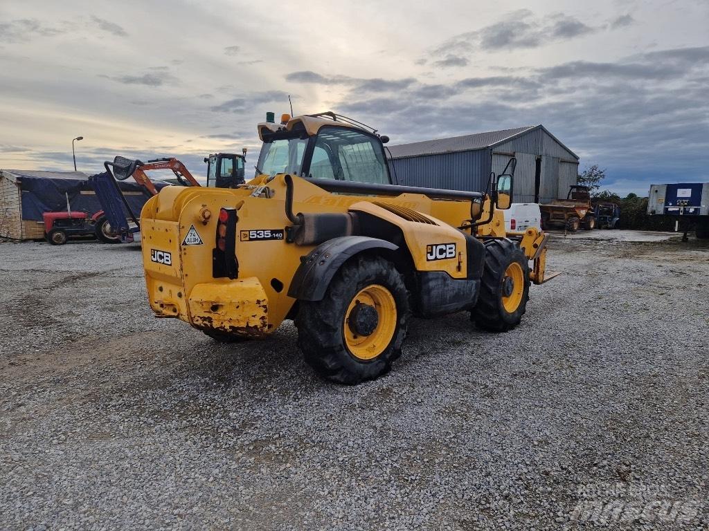 JCB 535140 伸縮臂操作車