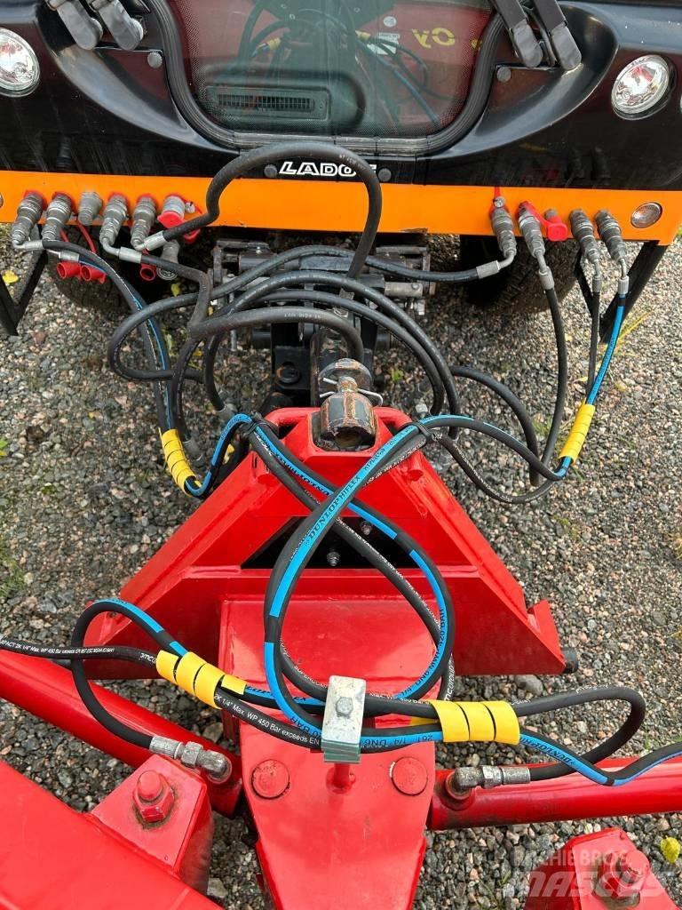 Ladog T1400 小型曳引機