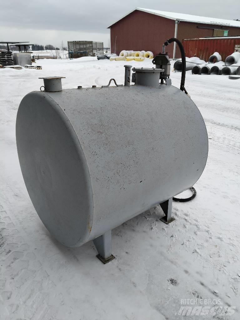  Farmarisäiliö 1300 L 其他農業機械