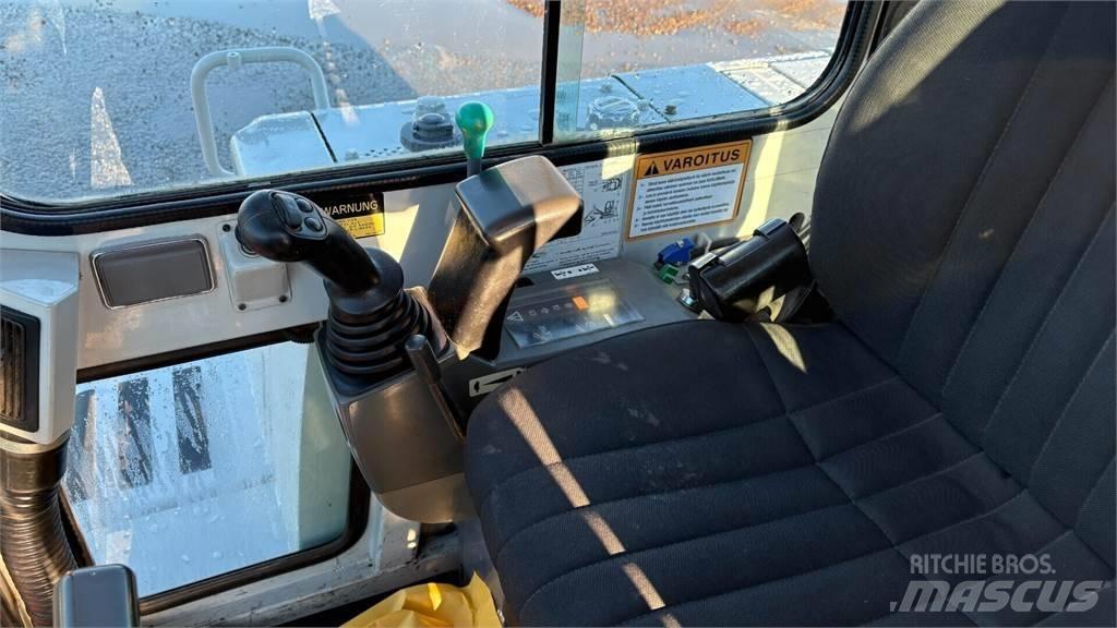 Takeuchi TB 145 小型挖土機/掘鑿機<7t(小型挖掘機)
