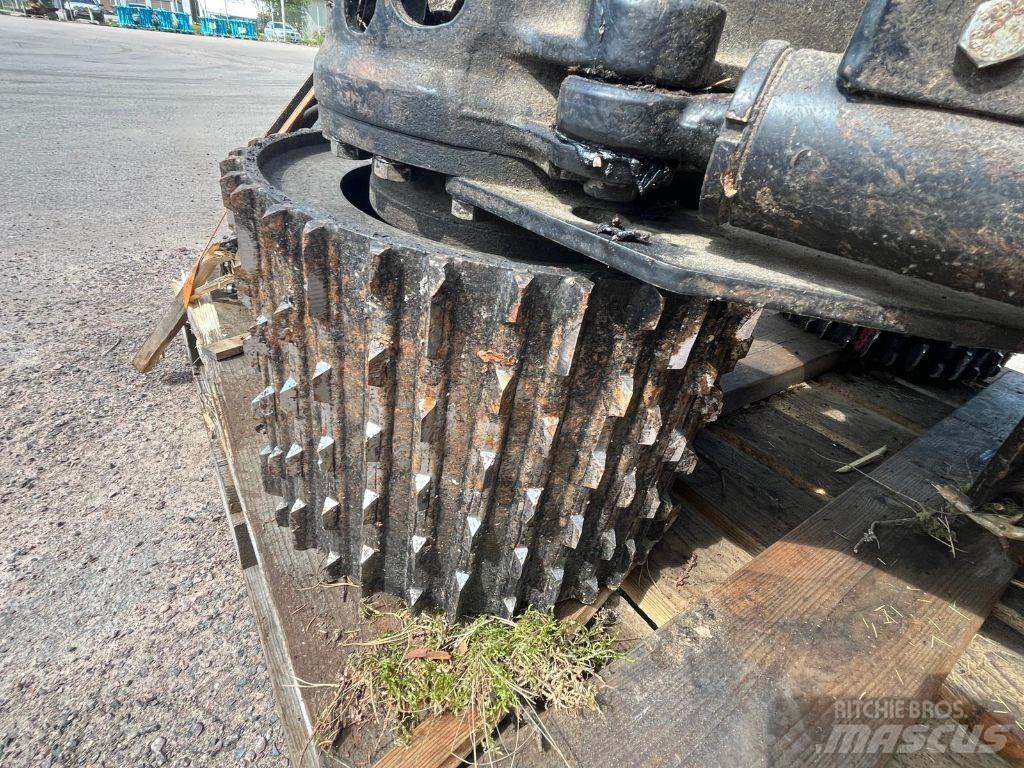 Komatsu S92 收穫機頭