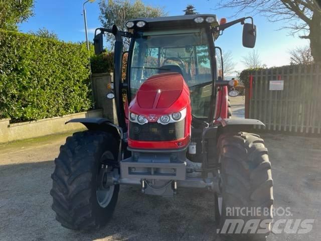 Massey Ferguson 5712 曳引機