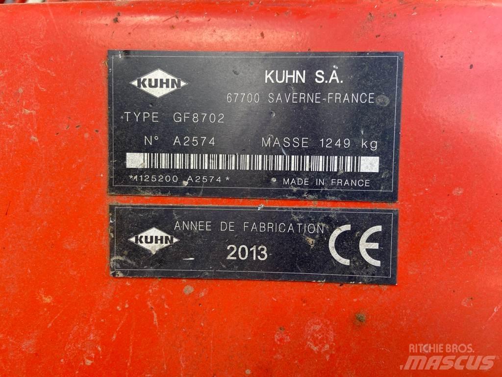 Kuhn GF8702 耙與翻草機