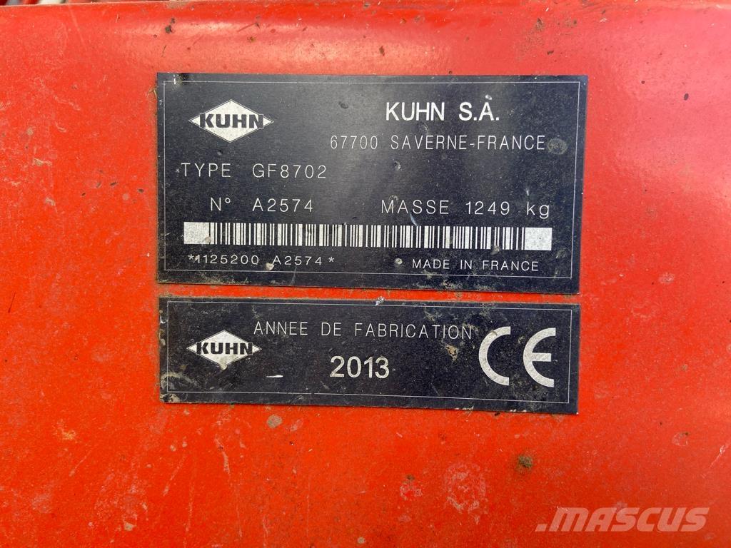 Kuhn GF8702 耙與翻草機