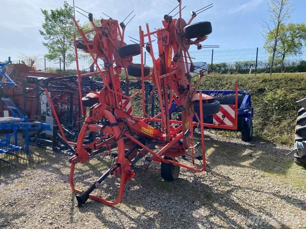 Kuhn GF8702 耙與翻草機