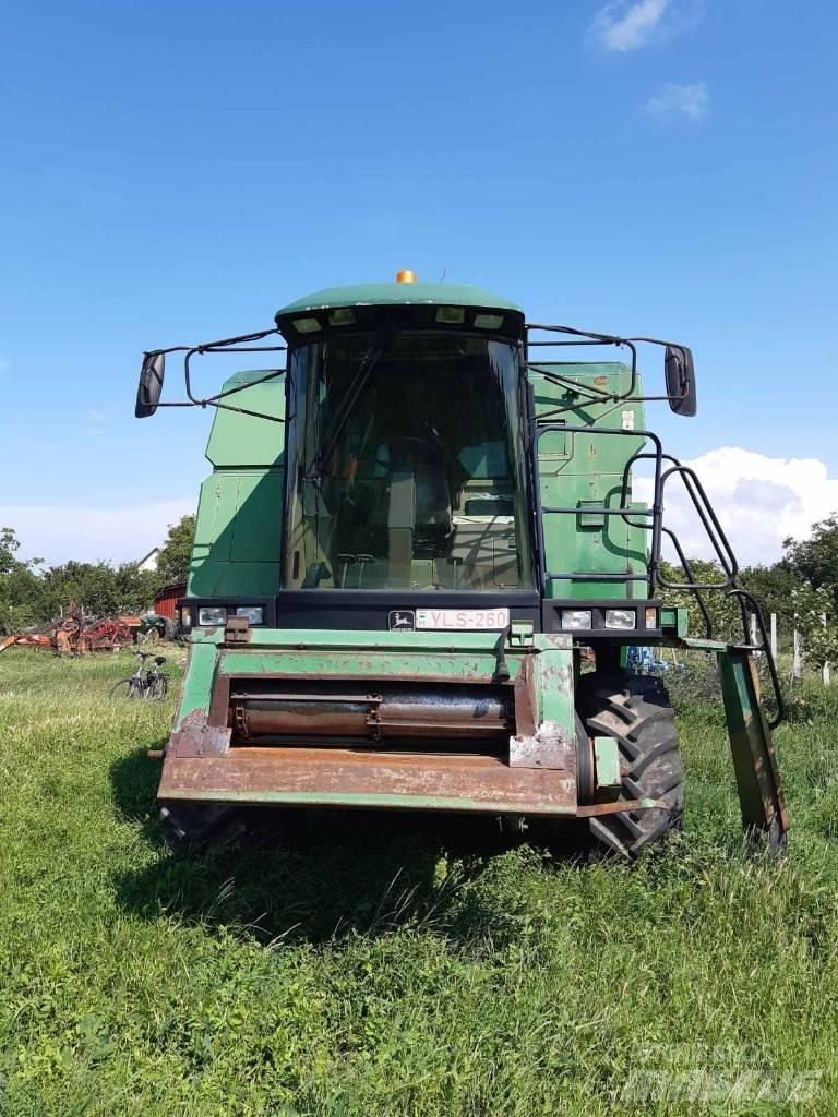 John Deere 2054 聯合收穫機