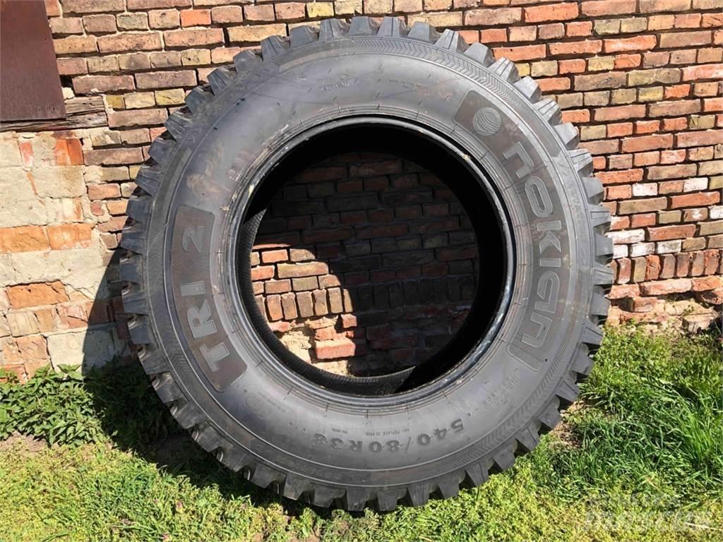 Nokian TRI 2 輪胎、車輪和輪圈