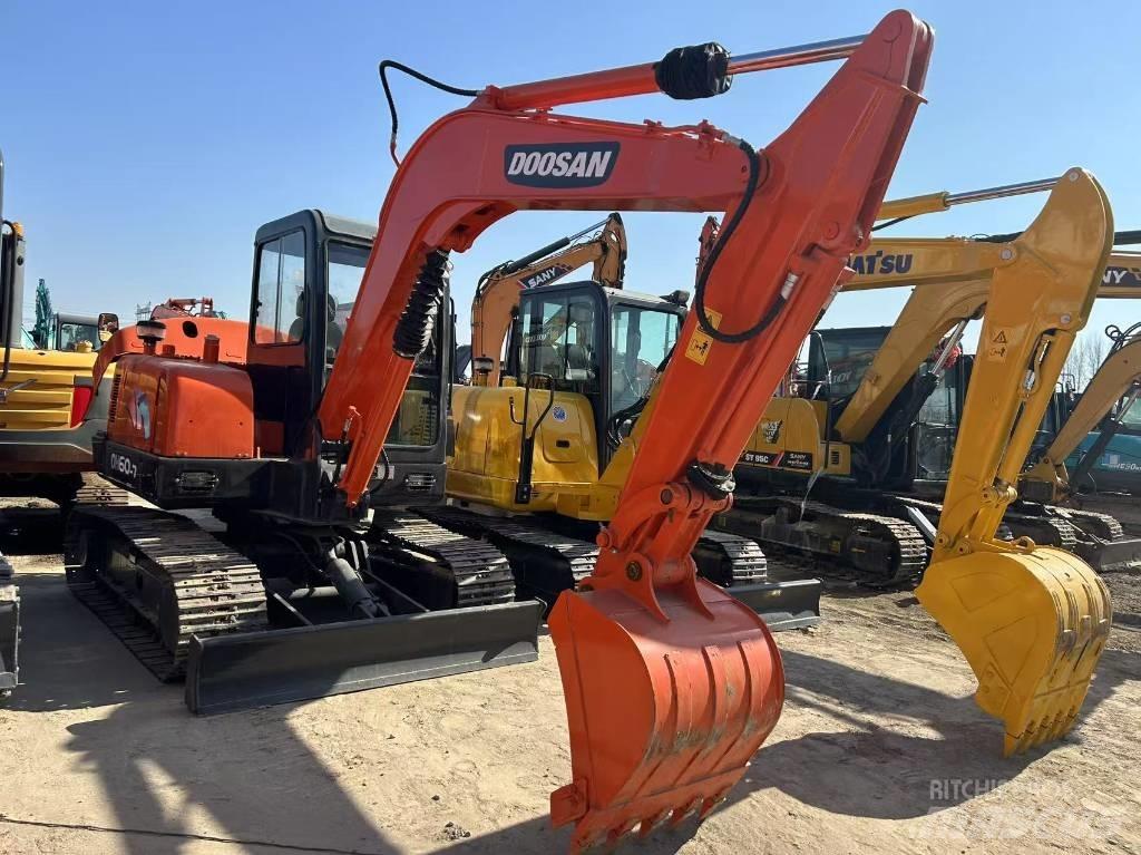 Doosan DH 55 小型挖土機/掘鑿機<7t(小型挖掘機)