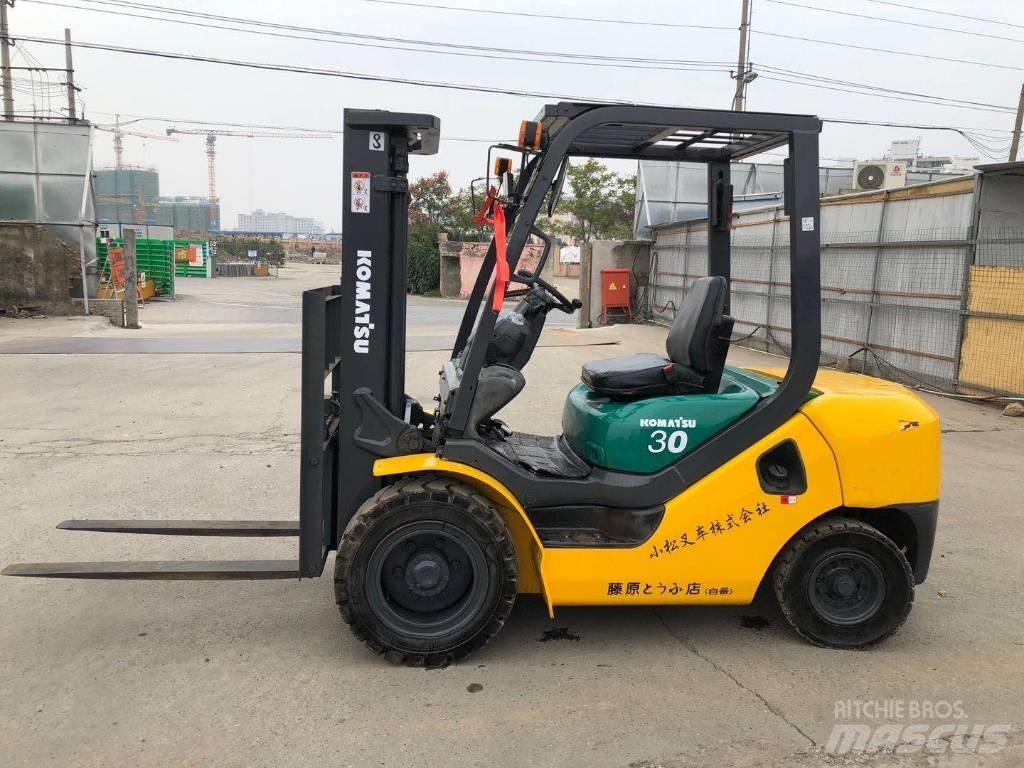 Komatsu FD30 柴油卡車