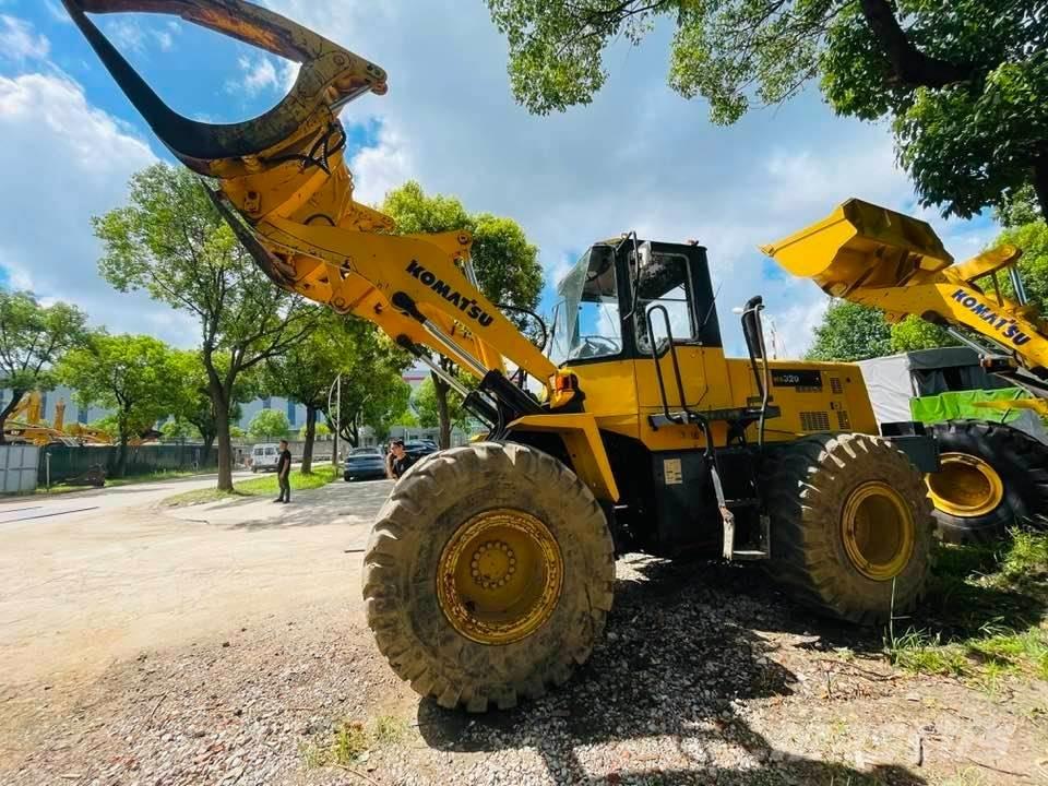 Komatsu WA320 輪胎式裝載機