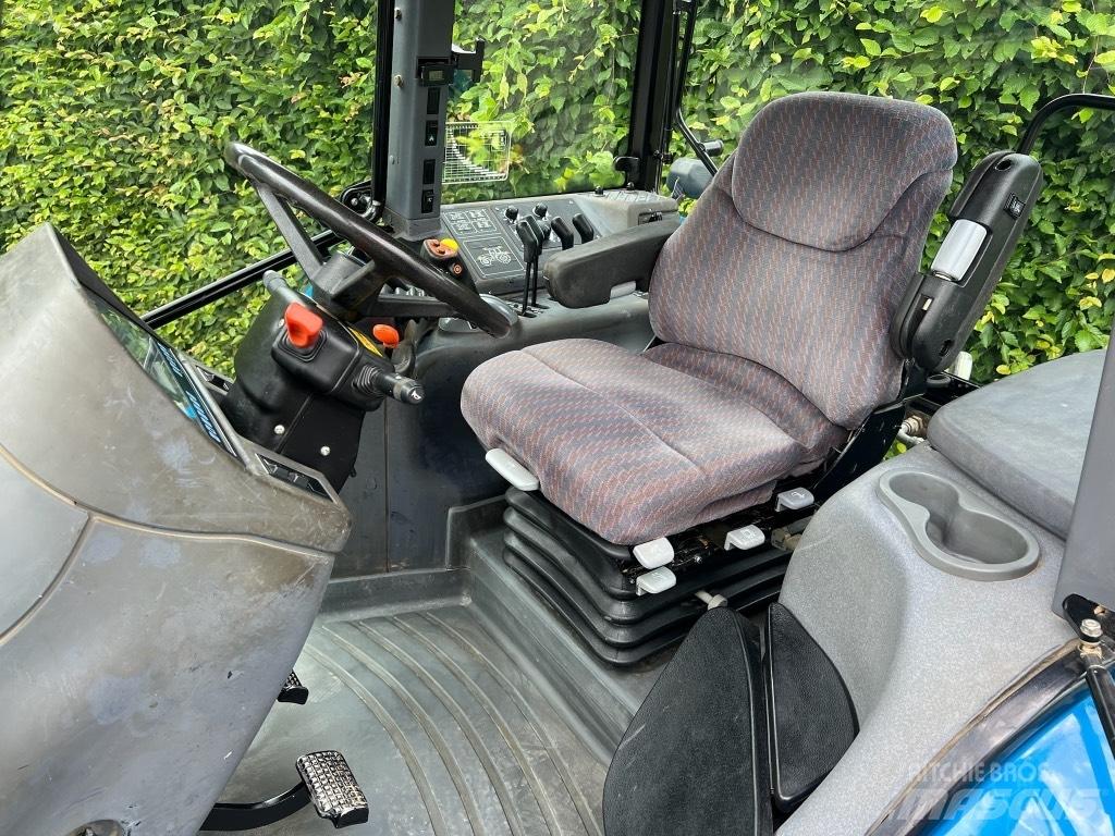 New Holland TM 150 曳引機