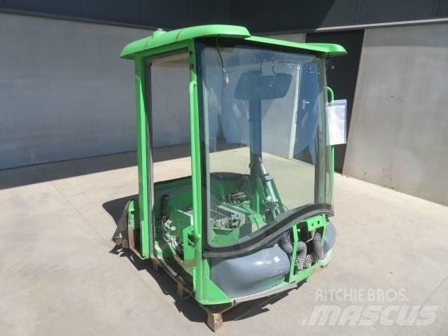 Volvo L30B / L35B 駕駛室與內部