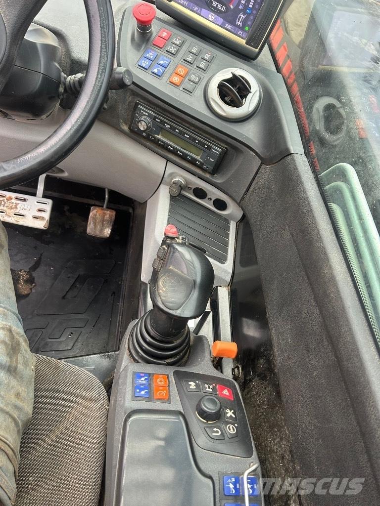 Manitou MLT 635-130 農業用伸縮臂裝載機