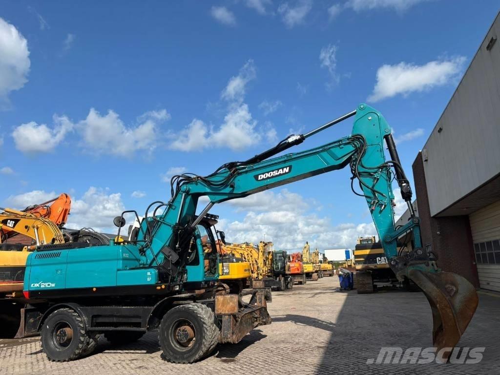 Doosan DX 210 W 旋轉式挖土機/掘鑿機/挖掘機