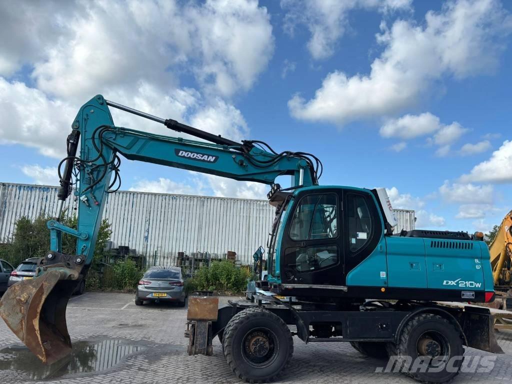 Doosan DX 210 W 旋轉式挖土機/掘鑿機/挖掘機