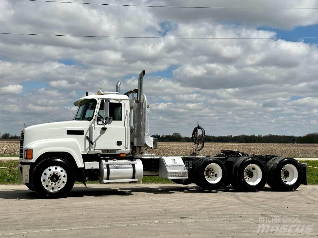 Mack CH 613 曳引機組件
