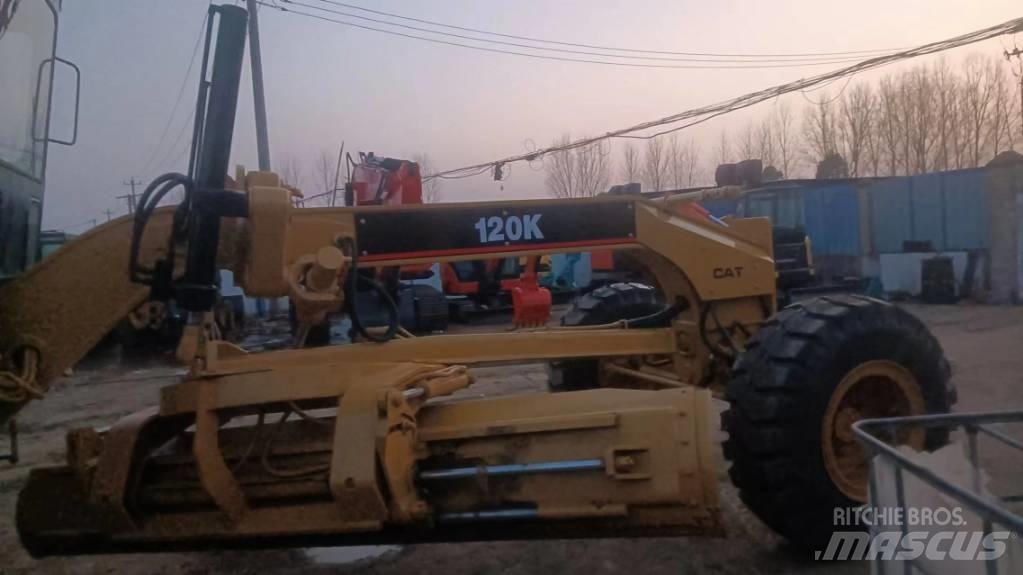 CAT 120 K 平土機