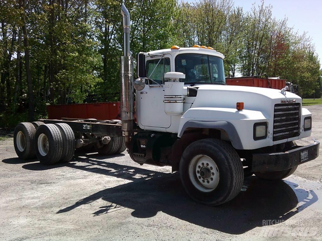Mack RB 688 S 商用底盤車