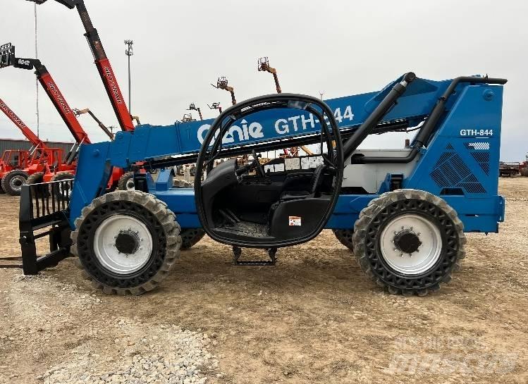 Genie GTH844 伸縮臂操作車