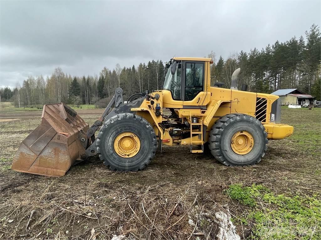 Volvo L220F 輪胎式裝載機