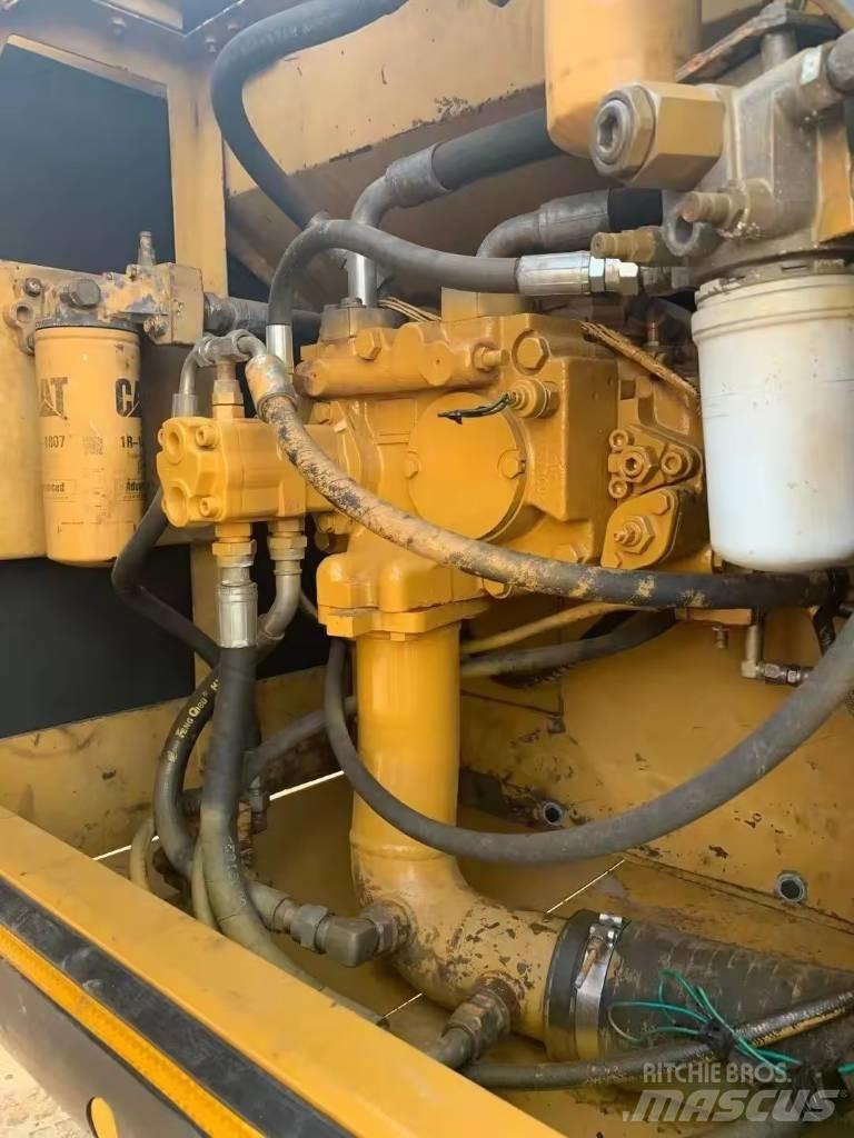 CAT 330 D 履帶式 挖土機/掘鑿機/挖掘機