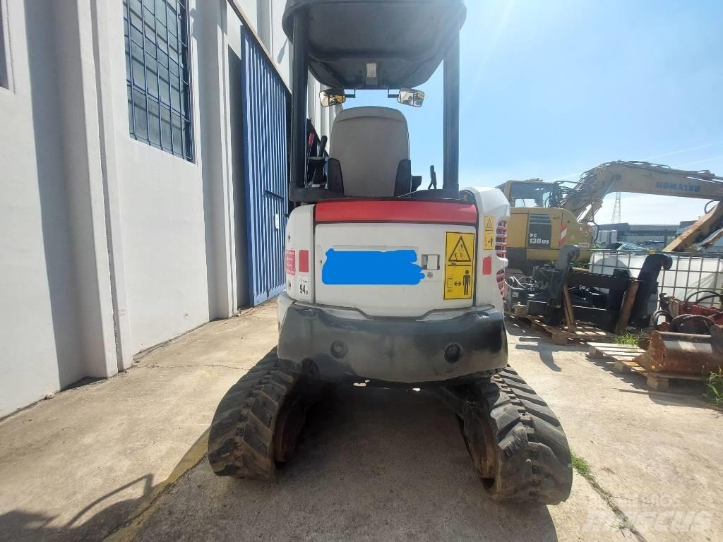 Komatsu PC27R-2 小型挖土機/掘鑿機<7t(小型挖掘機)