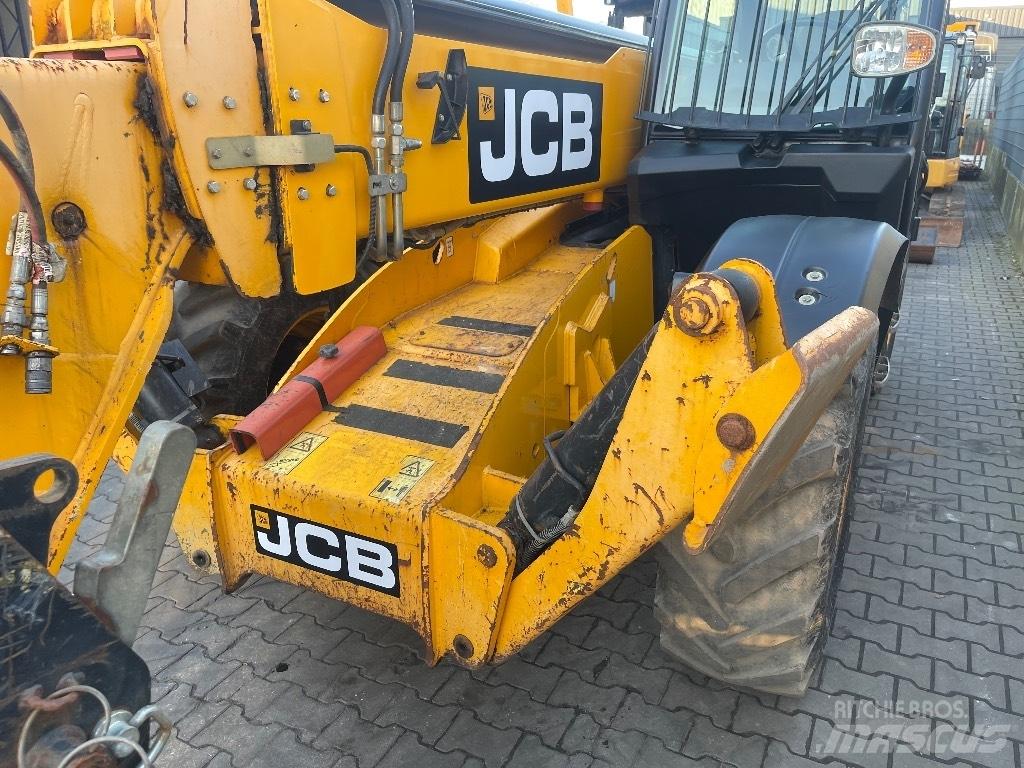 JCB 535-140 Hiviz 伸縮臂操作車