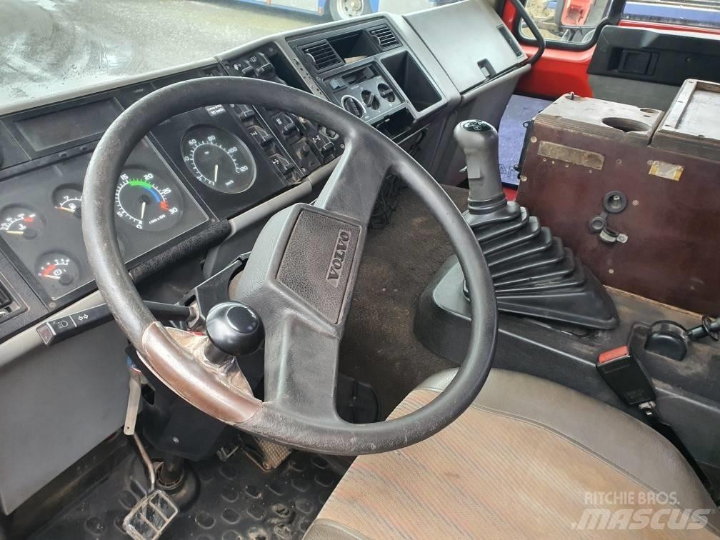 Volvo FL614 救援車
