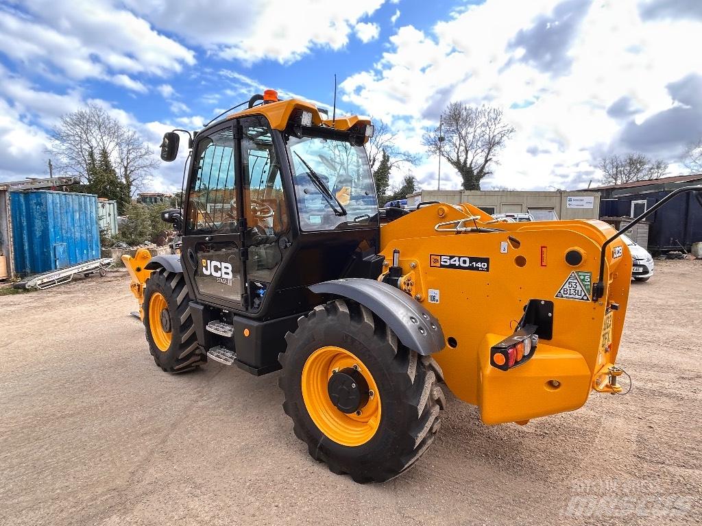 JCB 540-140 伸縮臂操作車