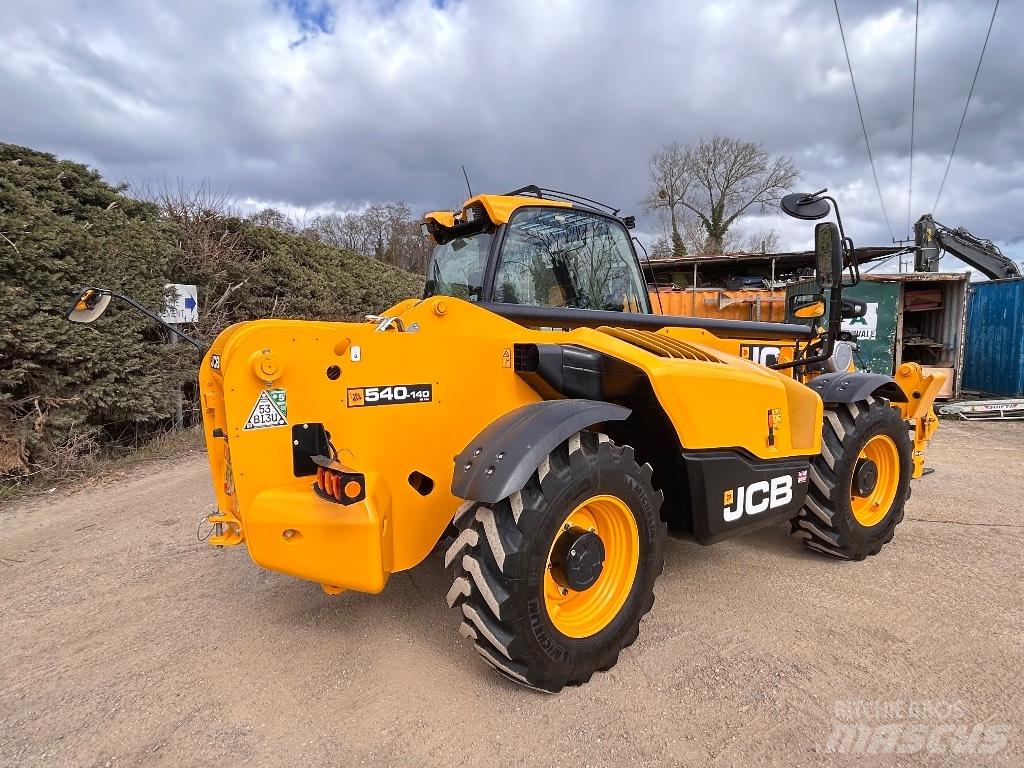 JCB 540-140 伸縮臂操作車