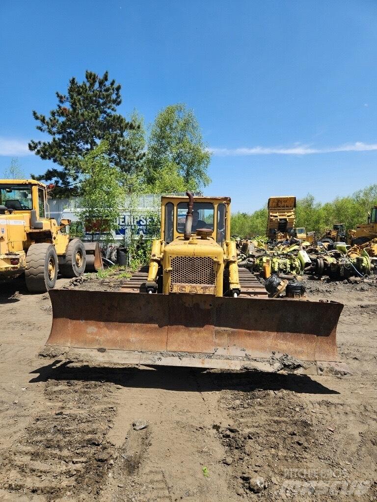 CAT D 6 履帶推土機