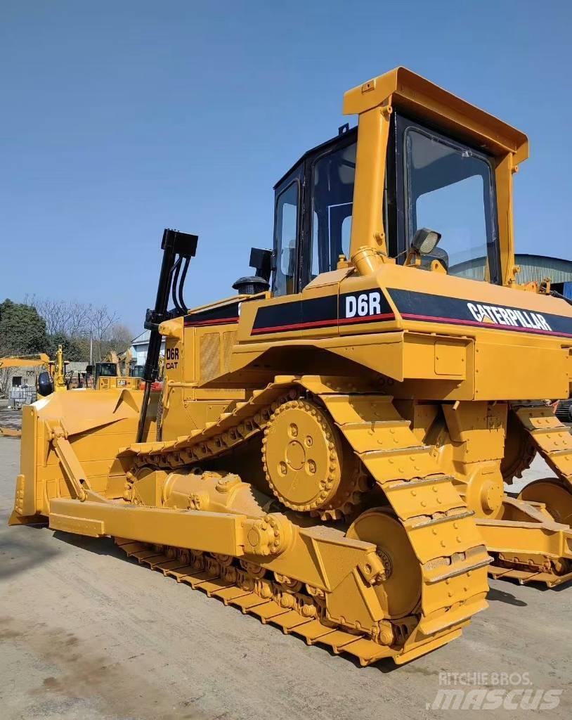 CAT D 6 R 平土機