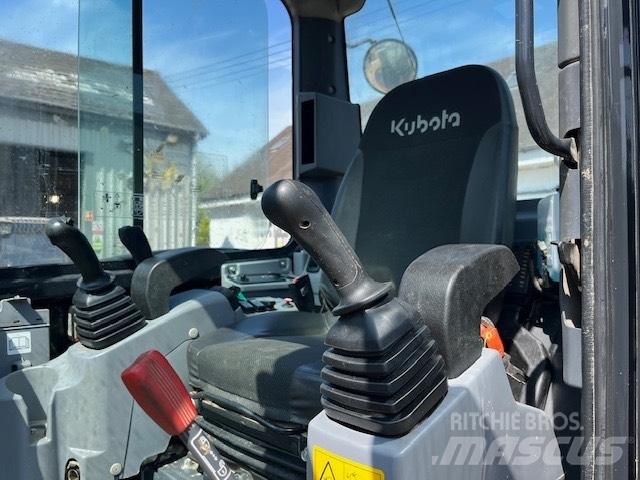 Kubota KX 057-4 小型挖土機/掘鑿機<7t(小型挖掘機)
