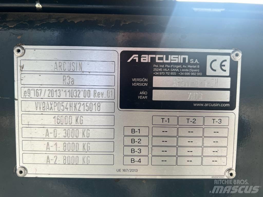 Arcusin AutoStarcker 草捆拖車