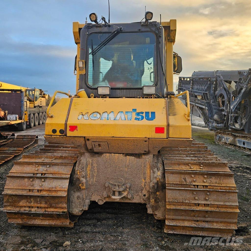 Komatsu D61PX-15F0 履帶推土機