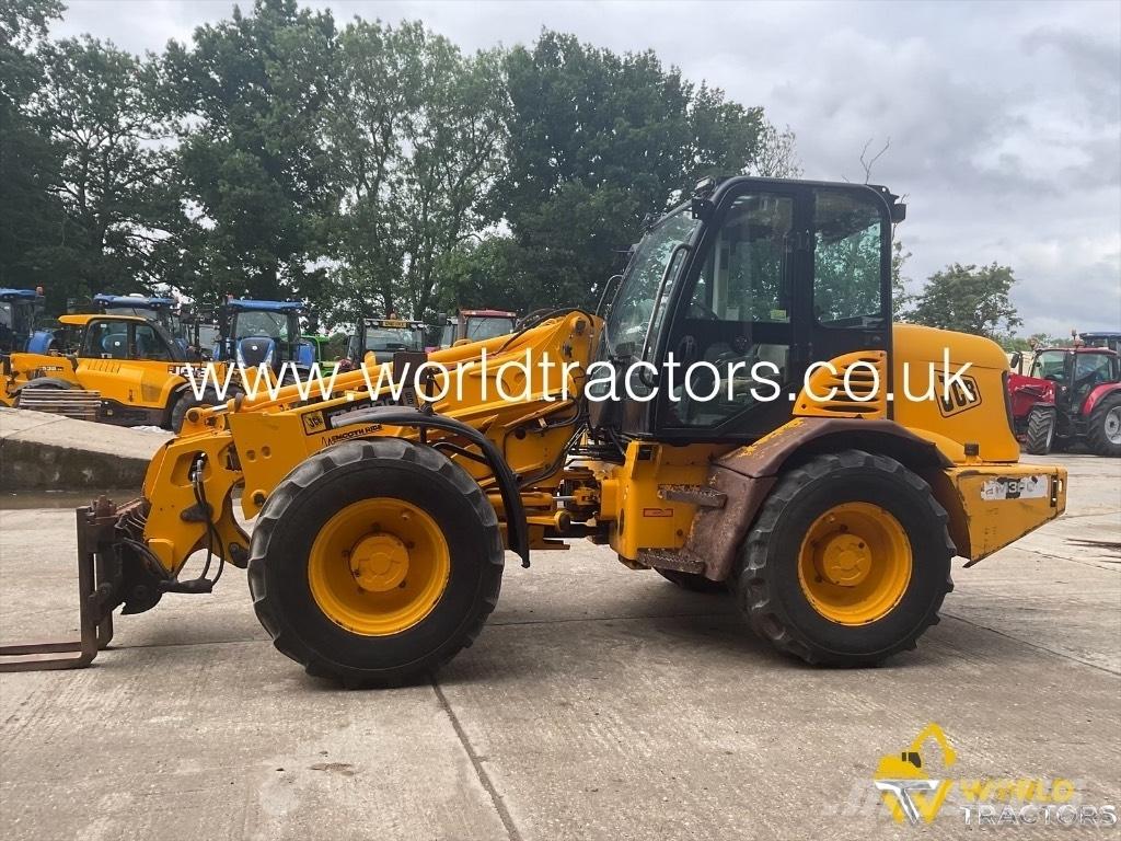 JCB TM 300 伸縮臂操作車