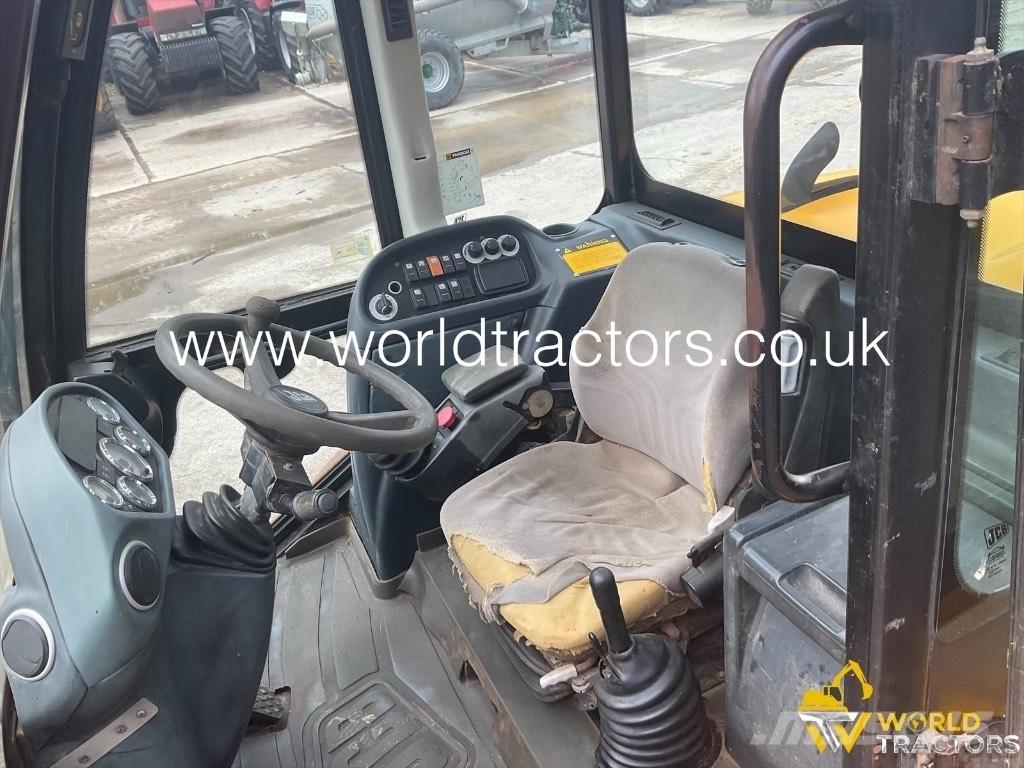 JCB TM 300 伸縮臂操作車