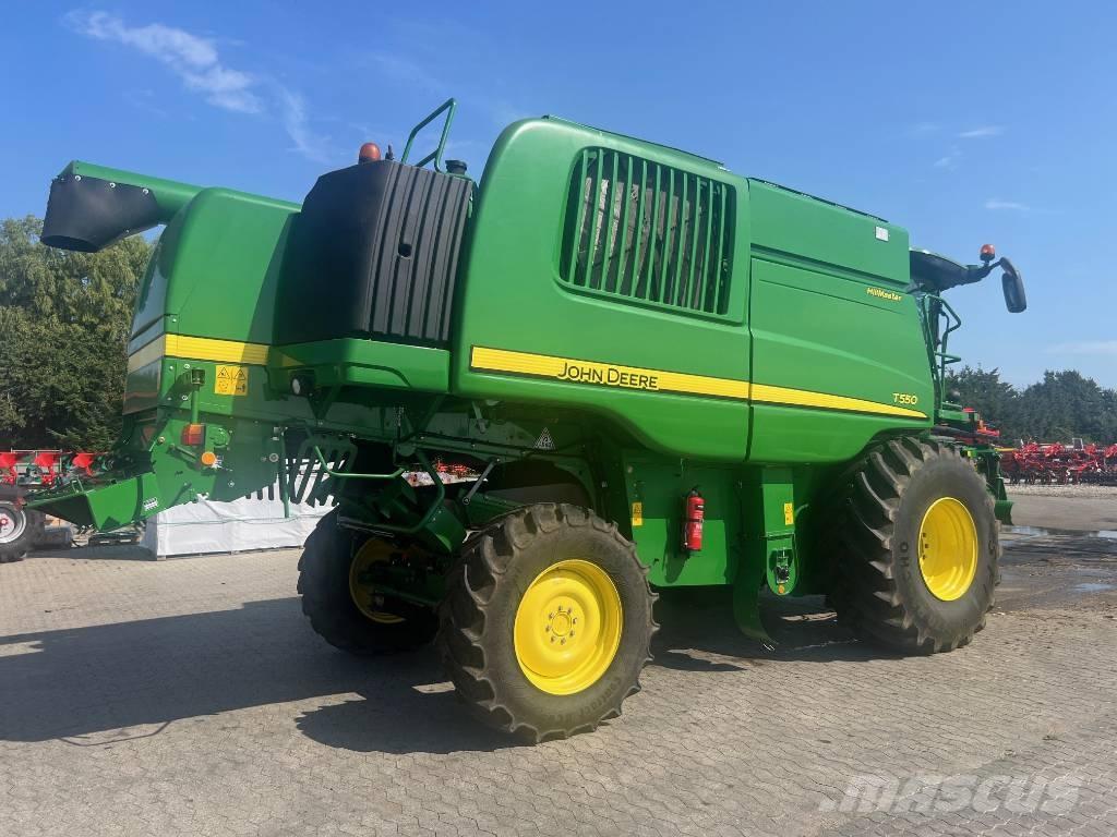 John Deere T 550 聯合收穫機
