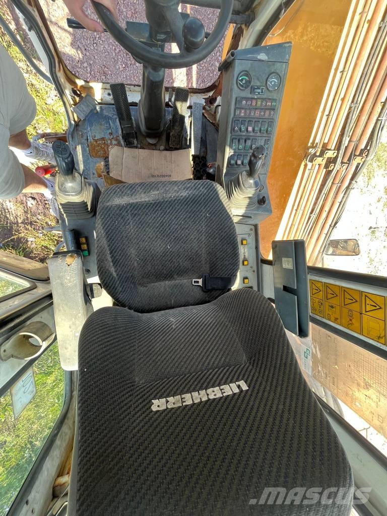 Liebherr A 904 C 廢棄物/工業用操作車