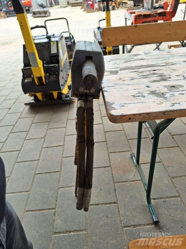 Atlas Copco LH 180 鐵鎚/碎石機